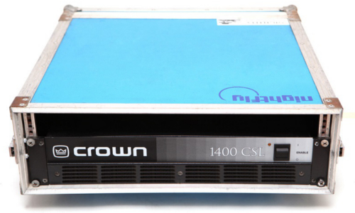 Ein Verstärker im Case AMP Crown 1400CSL Front